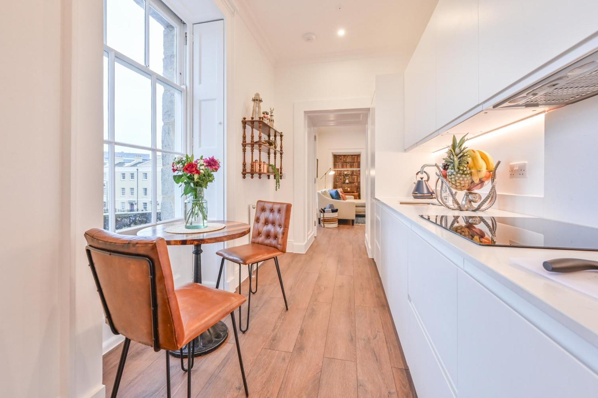 9 Admiralty House Stunning Luxury Apartment With Free Parking พลีมัธ ภายนอก รูปภาพ